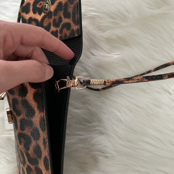 Leopard Crossbody Purse - Picture 9 of 9
